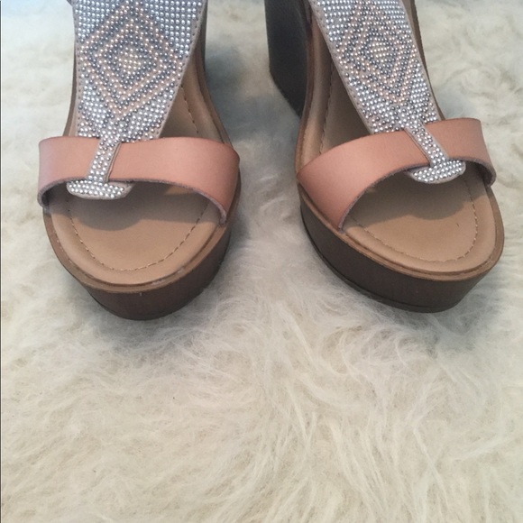 EUC like new beaded wedges - Picture 3 of 4